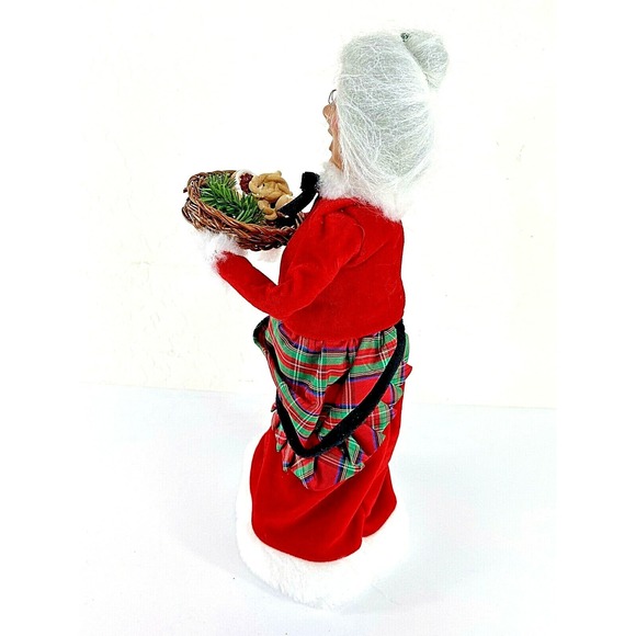 Mrs. Claus Byer's Choice Breadbasket Carolers 1999 Made for Talbots Retired - Picture 5 of 6